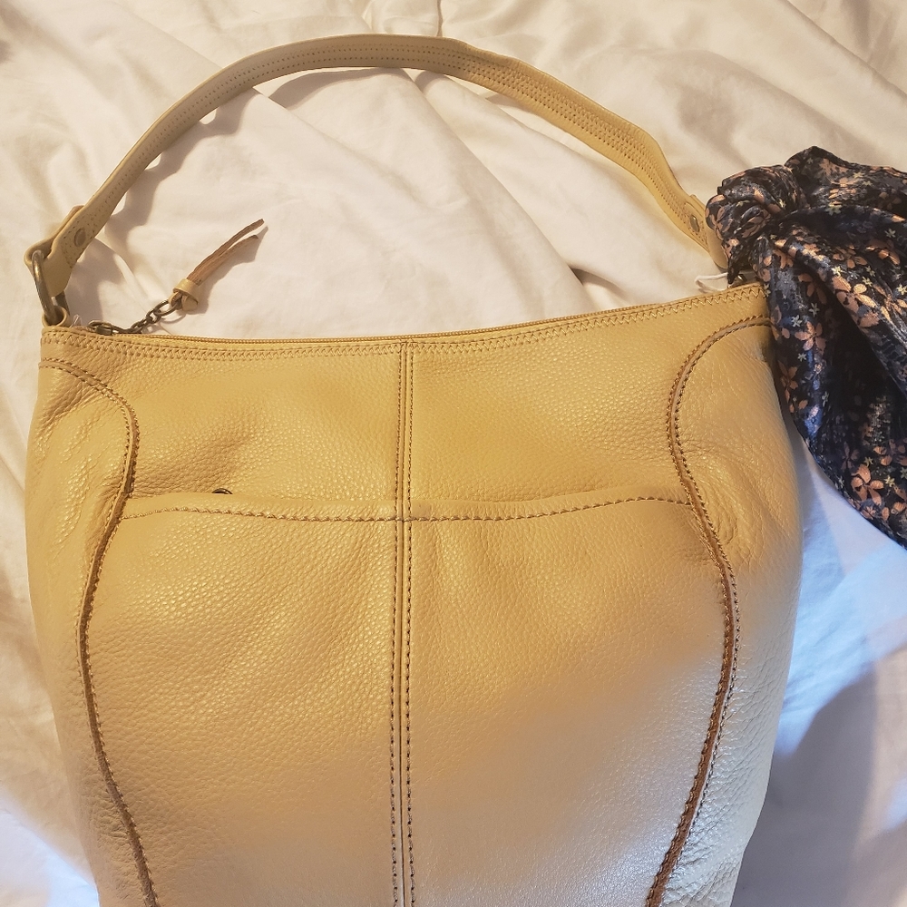 The Sak Iris hobo. BNWT